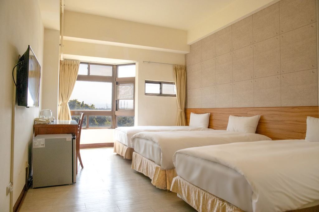 輕旅三人房 - 在溫煦的陽光中，享受靜謐時光